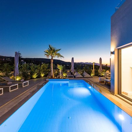 Vasilios Villa, With Pool, Gym & Close To Beach, By Thinkvilla Loutra  Exterior photo