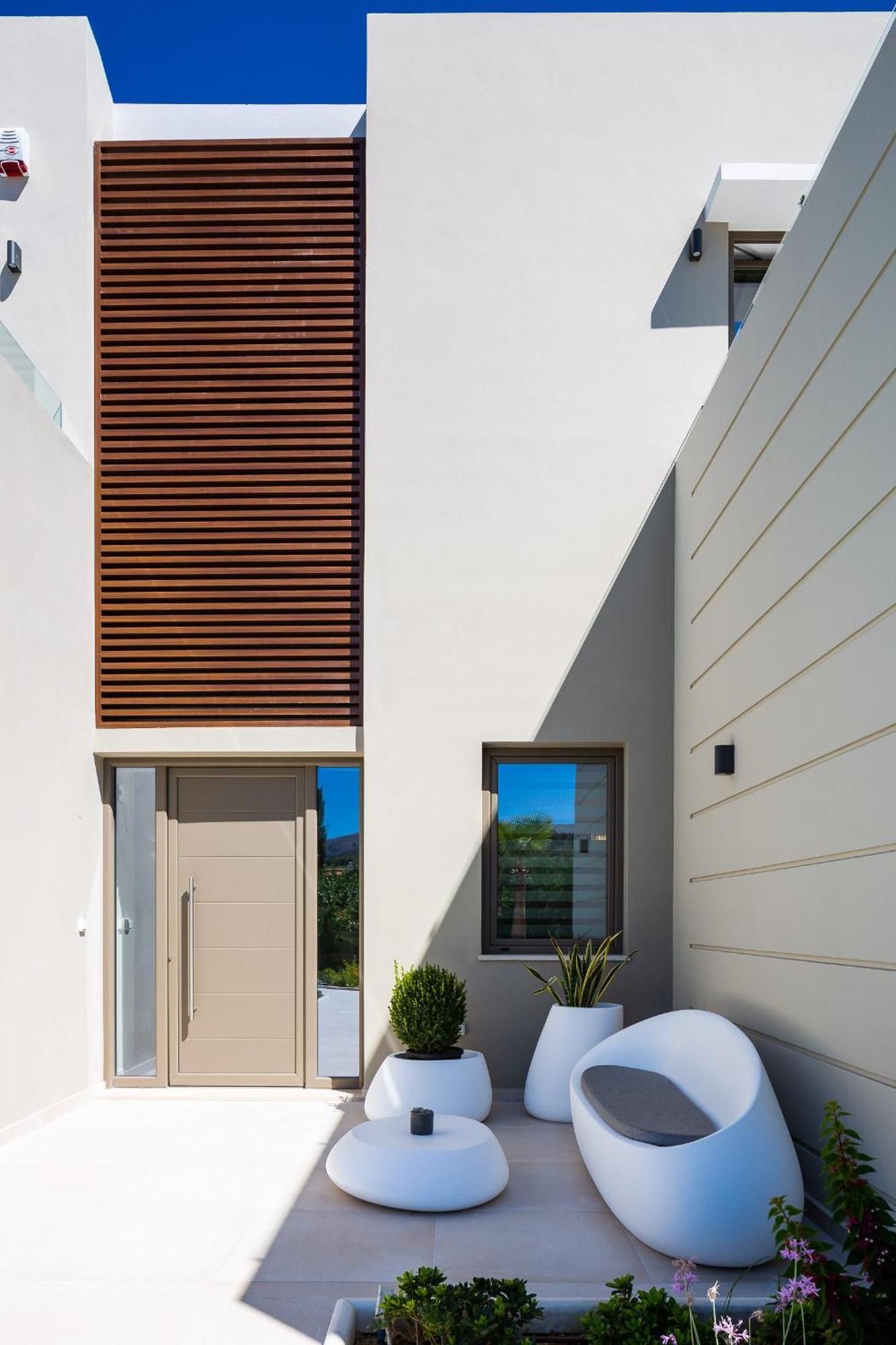 Vasilios Villa, With Pool, Gym & Close To Beach, By Thinkvilla Loutra  Exterior photo