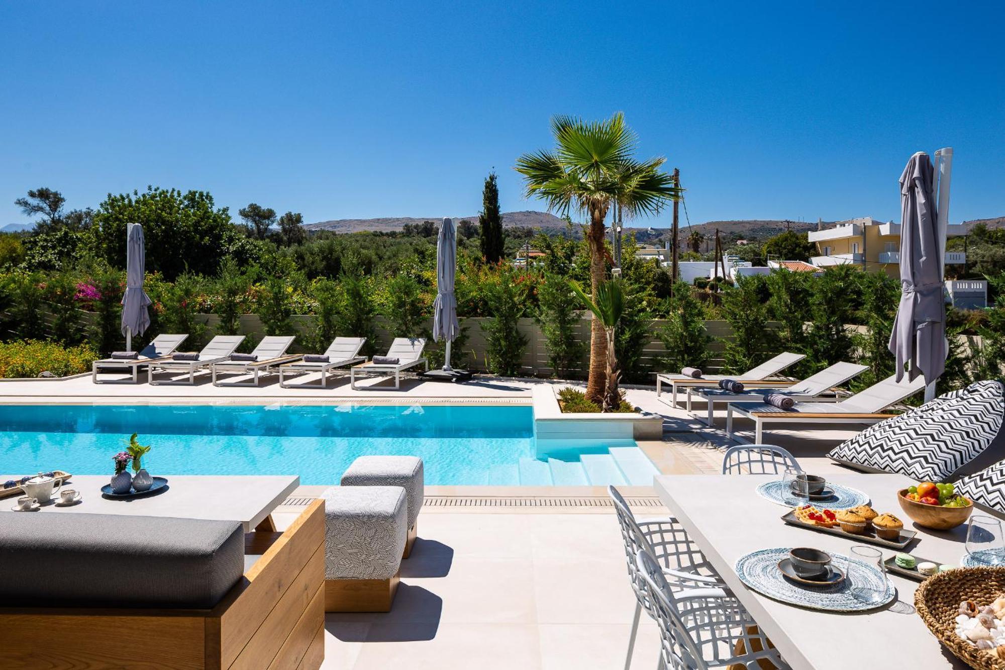 Vasilios Villa, With Pool, Gym & Close To Beach, By Thinkvilla Loutra  Exterior photo