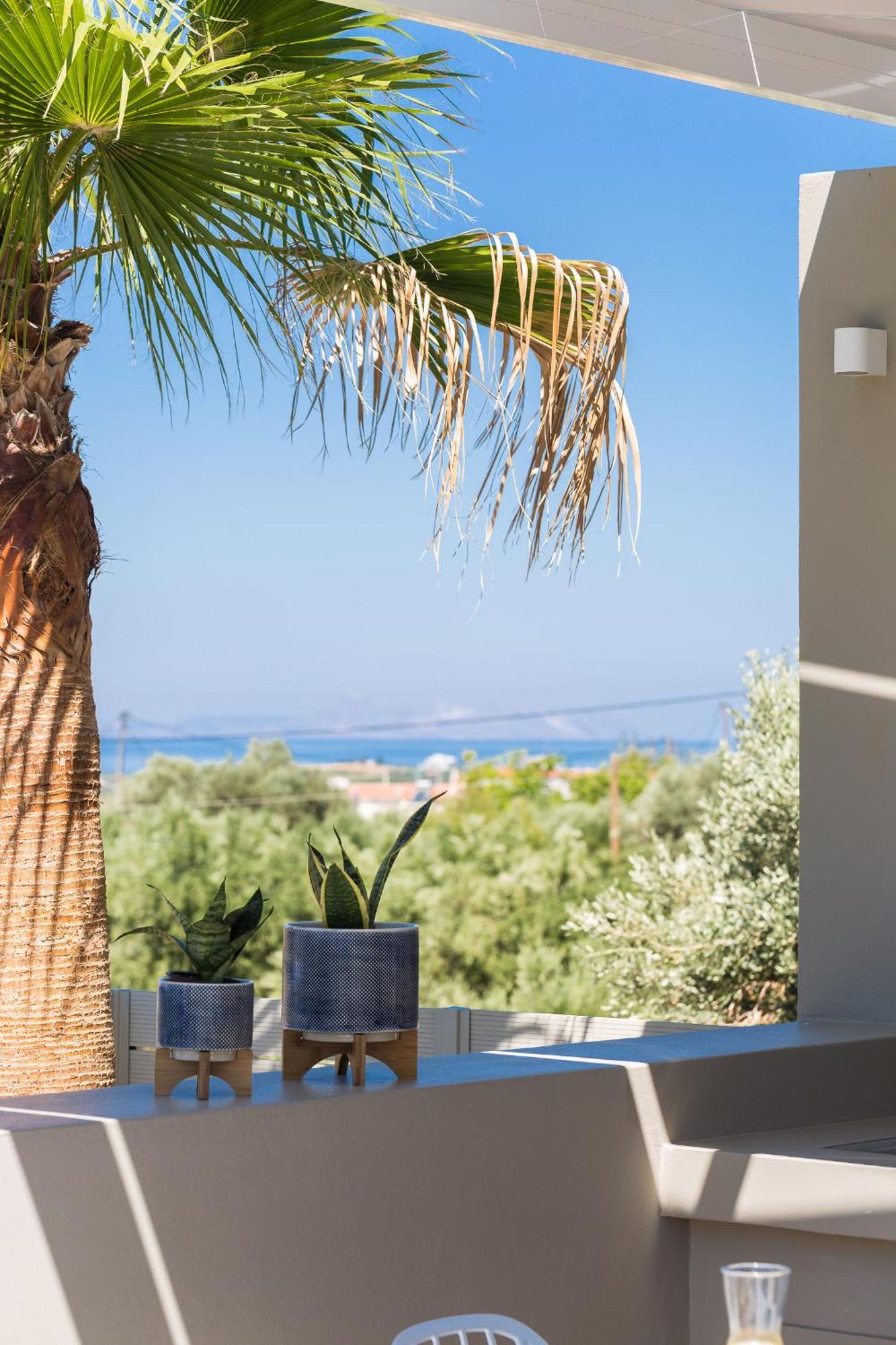 Vasilios Villa, With Pool, Gym & Close To Beach, By Thinkvilla Loutra  Exterior photo