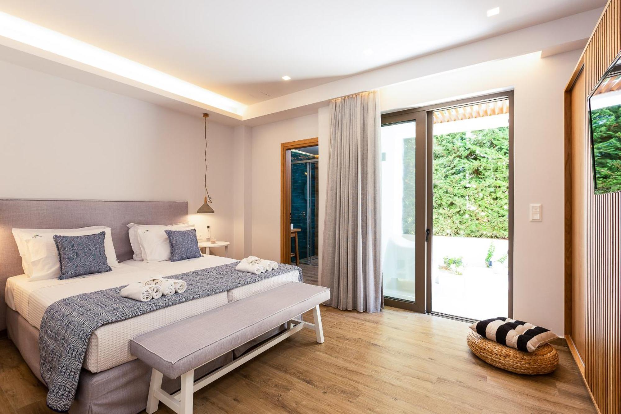 Vasilios Villa, With Pool, Gym & Close To Beach, By Thinkvilla Loutra  Exterior photo
