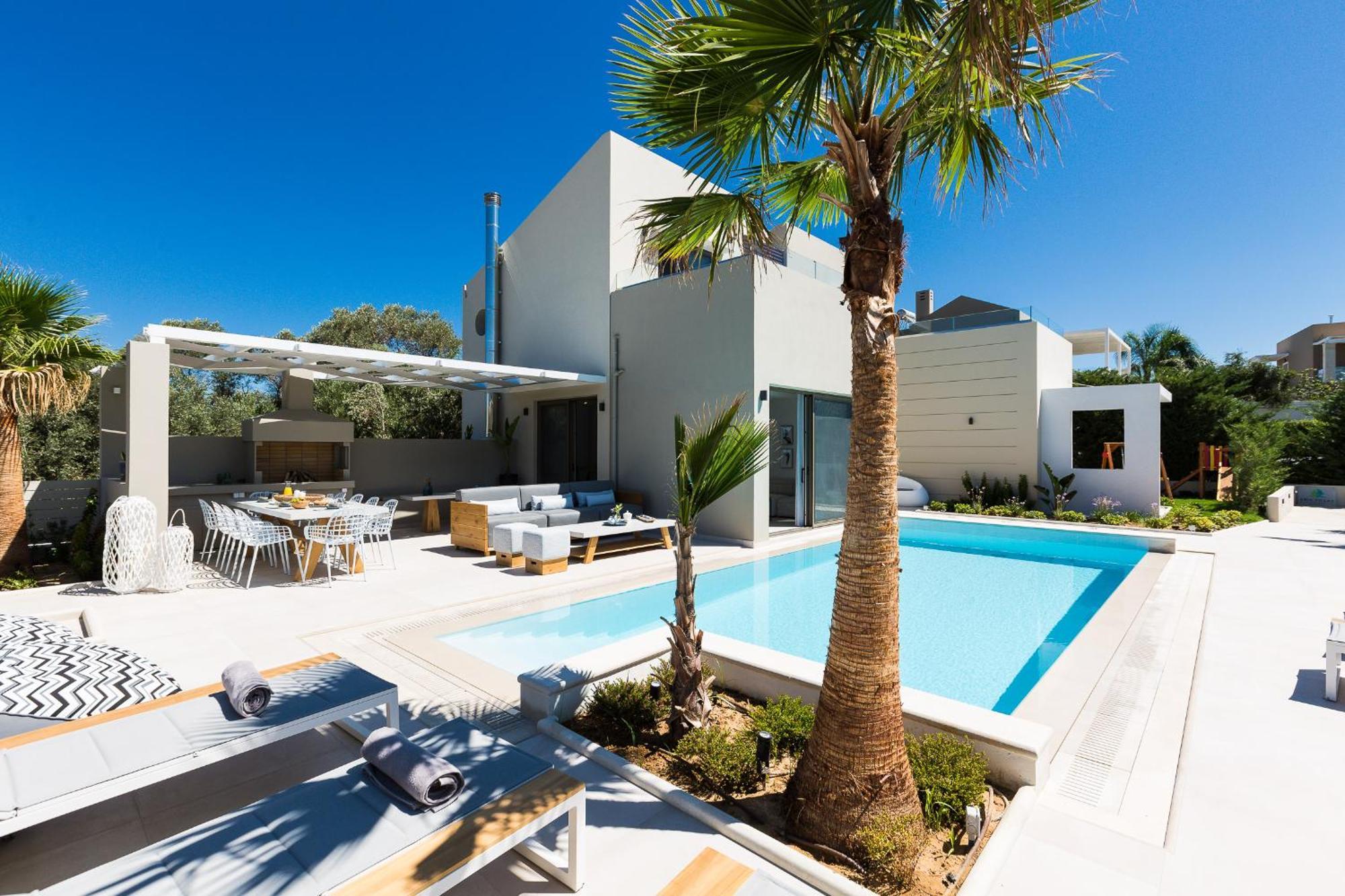 Vasilios Villa, With Pool, Gym & Close To Beach, By Thinkvilla Loutra  Exterior photo